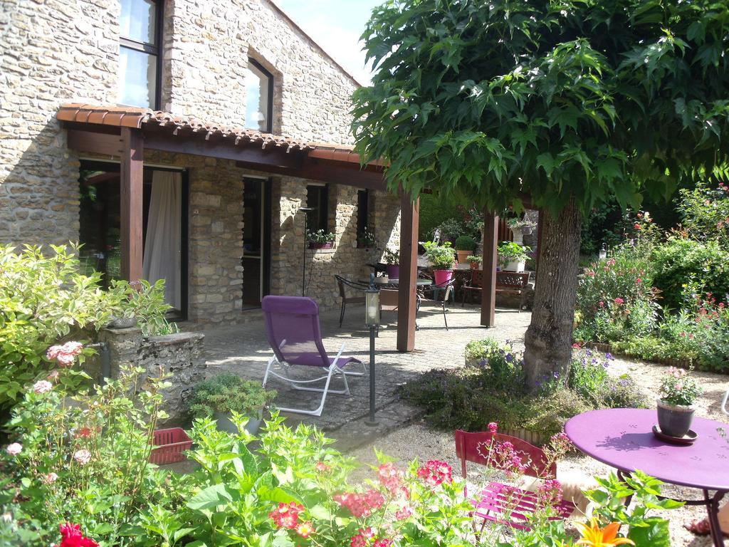L' Esterlanges Suite Famille 2 Chambres 4 Personnes Proche Puydufou Saint-Vincent-Sterlanges ภายนอก รูปภาพ