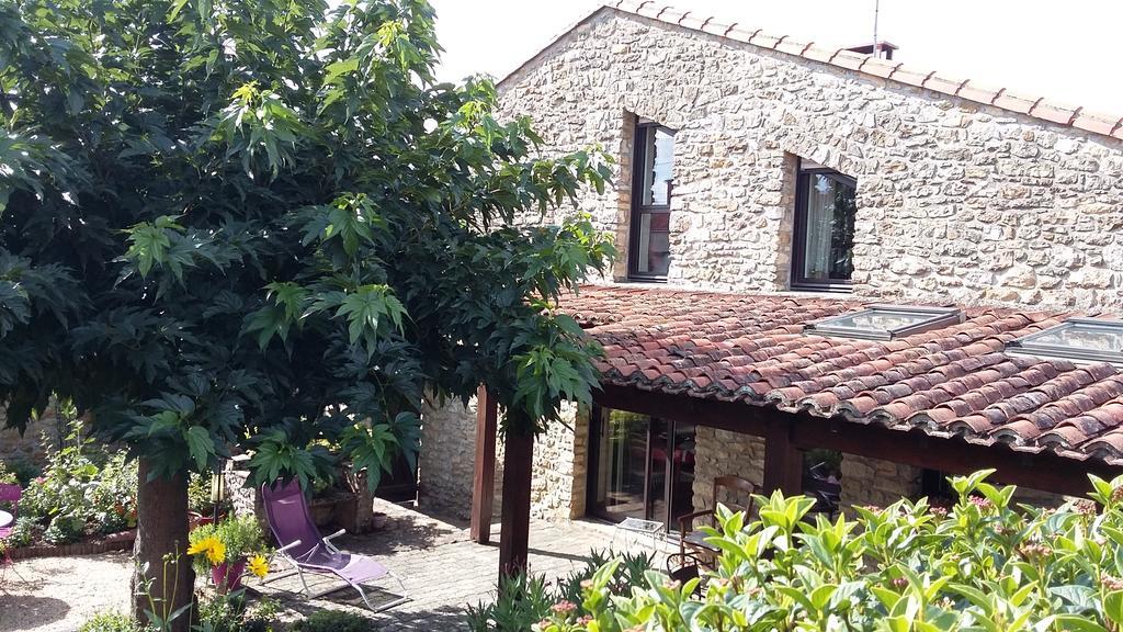L' Esterlanges Suite Famille 2 Chambres 4 Personnes Proche Puydufou Saint-Vincent-Sterlanges ภายนอก รูปภาพ