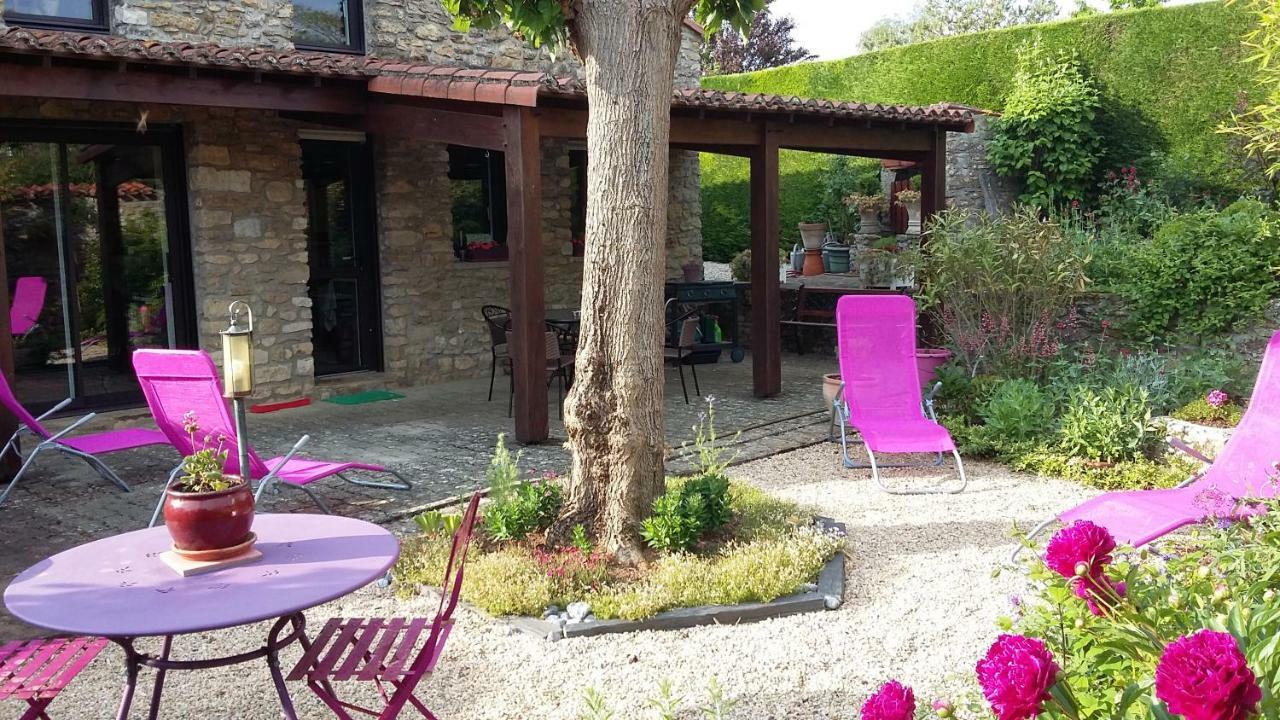 L' Esterlanges Suite Famille 2 Chambres 4 Personnes Proche Puydufou Saint-Vincent-Sterlanges ภายนอก รูปภาพ